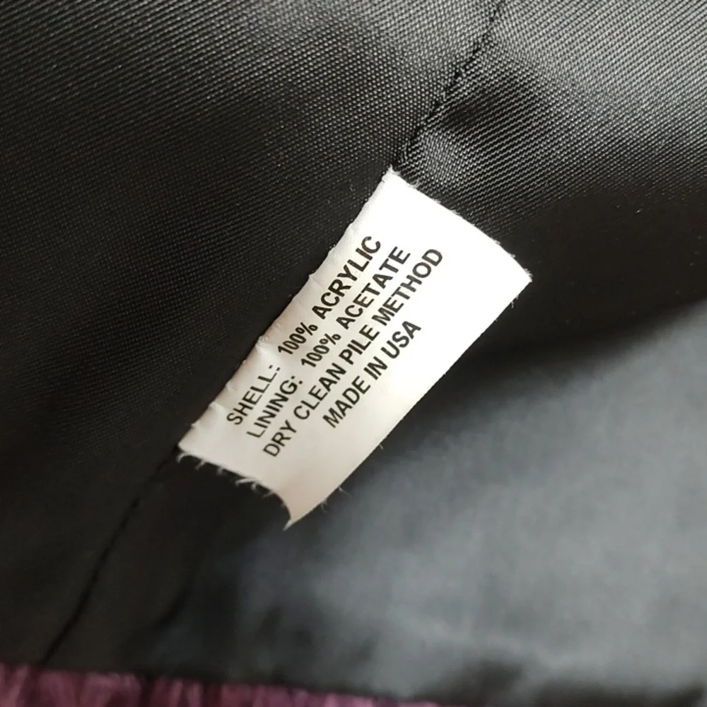 Donna Salyers' Fabulous Furs - Picture 6 of 10